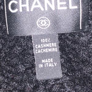 CHANEL Accessories - 100% Authentic CHANEL Cashmere Chain CC Scarf CHANEL Accessories - 100% Authentic CHANEL Cashmere Chain CC Scarf